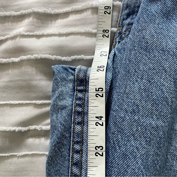 Vintage Levi’s 550 High Waist Waist fit Jeans - Picture 5 of 9